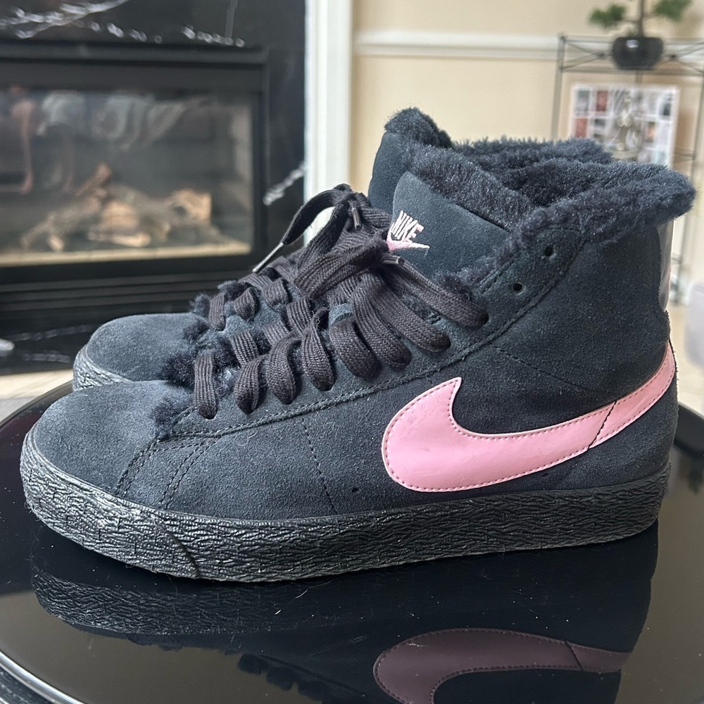 NIKE Pink & Black Fur Lined Mid Blazers - Picture 9 of 14
